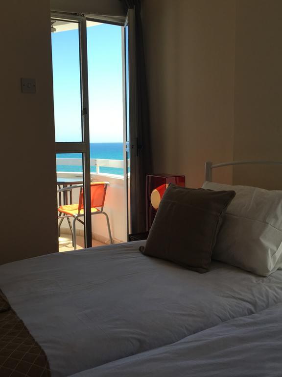 Alex Beach Apartment 51 ลาร์นาคา ภายนอก รูปภาพ