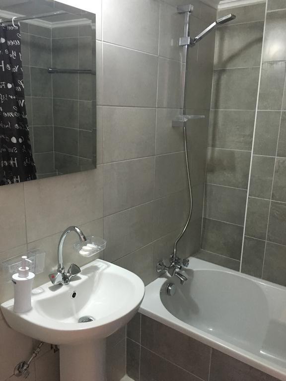 Alex Beach Apartment 51 ลาร์นาคา ภายนอก รูปภาพ